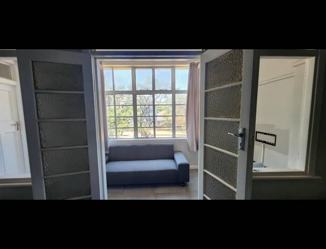 2 BEDROOM APARTMENT FOR SALE IN GLENWOOD